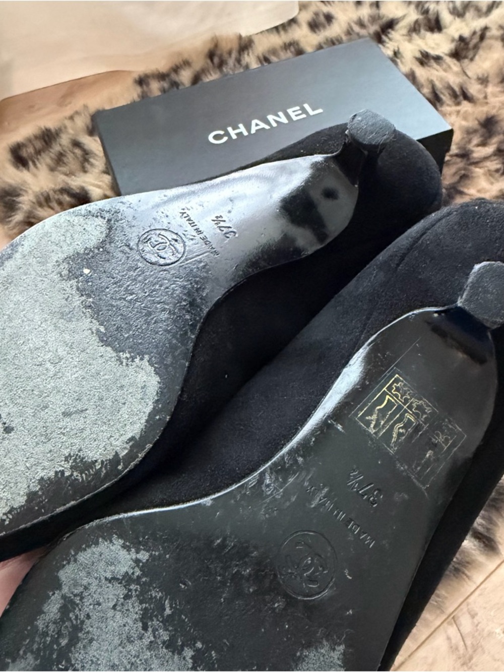 CHANEL Black Pointed Toe Kitten Heels size 37.5 black and gold - Picture 11 of 13